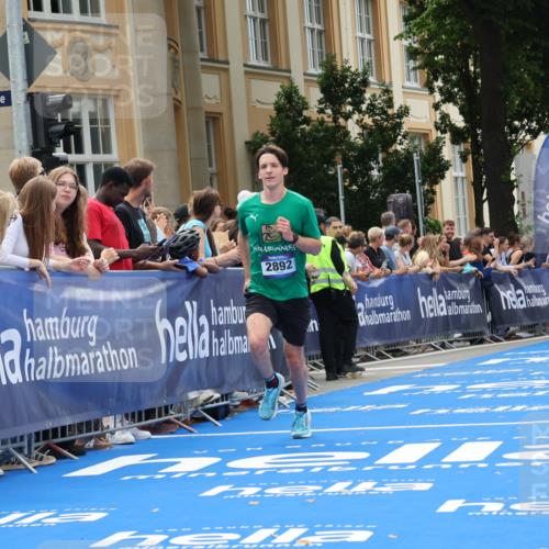 29.06.2025 - hella hamburg halbmarathon Strokosch-Dieckow http://msf.ph/oto/8215205 29.06.2025 10:24:41 Ziel 1241, 2892, 13872, 14506, 18740 meine-sportfotos.de