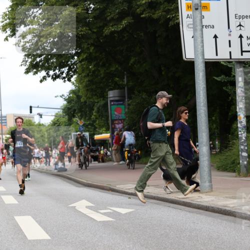 29.06.2025 - hella hamburg halbmarathon Yannick Fuchs http://msf.ph/oto/8215213 29.06.2025 10:32:42 20KM 1042, 1615, 1688, 3480, 3530, 7152, 7154, 7229, 7743, 8002, 8571, 9171, 9643, 10793, 11952, 13595, 13900, 14274, 14688, 14992, 15303, 15382, 15888, 16698, 17726, 18276, 18277, 18529, 18584, 18723 meine-sportfotos.de