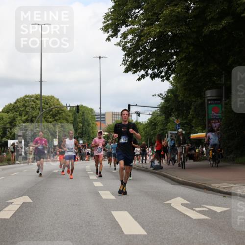 29.06.2025 - hella hamburg halbmarathon Yannick Fuchs http://msf.ph/oto/8215225 29.06.2025 10:32:43 20KM 1042, 1615, 1688, 3480, 3530, 7152, 7154, 7229, 7743, 8002, 8571, 9171, 9643, 10793, 11952, 13595, 13900, 14274, 14688, 14992, 15303, 15382, 15888, 16698, 17726, 18276, 18277, 18529, 18584, 18723 meine-sportfotos.de