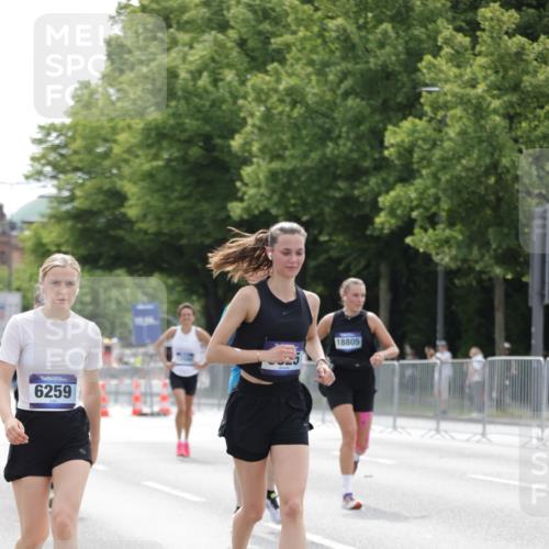 29.06.2025 - hella hamburg halbmarathon Jannik Wohlers http://msf.ph/oto/8215242 29.06.2025 10:26:57 Lombardsbrücke 2775, 4372, 5825, 6259, 7944, 8281, 10077, 11256, 11766, 12500, 15641, 18097, 18766 meine-sportfotos.de