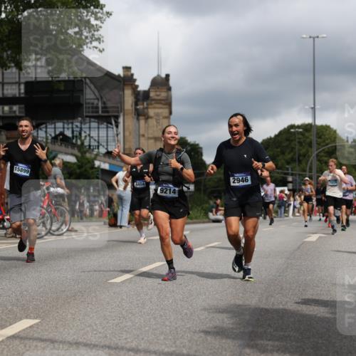 29.06.2025 - hella hamburg halbmarathon Yannick Fuchs http://msf.ph/oto/8215249 29.06.2025 10:45:34 20KM 1335, 2636, 2718, 2823, 2946, 4033, 4297, 4404, 4839, 4967, 5087, 5336, 5600, 5820, 6776, 7224, 7786, 7943, 8413, 8856, 8930, 8989, 9074, 9214, 9476, 9656, 9739, 9793, 9869, 9959, 10057, 10667, 10691, 10868, 11124, 11625, 12224, 12450, 13403, 13707, 13726, 13799, 14012, 14248, 14458, 14865, 14994, 15426, 15496, 15643, 15899, 16666, 17033, 17131, 17530, 17682, 17962, 17978, 18019, 18820, 19020, 19053 meine-sportfotos.de