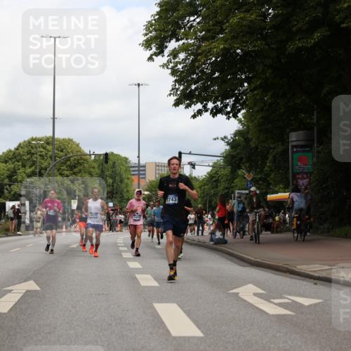 29.06.2025 - hella hamburg halbmarathon Yannick Fuchs http://msf.ph/oto/8215276 29.06.2025 10:32:43 20KM 1042, 1615, 1688, 3480, 3530, 7152, 7154, 7229, 7743, 8002, 8571, 9171, 9643, 10793, 11952, 13595, 13900, 14274, 14688, 14992, 15303, 15382, 15888, 16698, 17726, 18276, 18277, 18529, 18584, 18723 meine-sportfotos.de