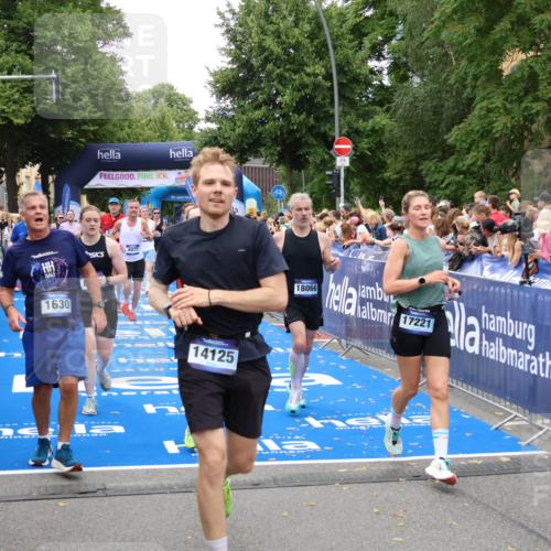 29.06.2025 - hella hamburg halbmarathon Zöllner http://msf.ph/oto/8215280 29.06.2025 10:51:09 Ziel 1366, 1630, 4077, 4816, 4967, 8117, 8261, 8508, 8704, 10508, 10603, 11733, 13008, 13073, 14125, 17221, 17384, 17823, 18066 meine-sportfotos.de