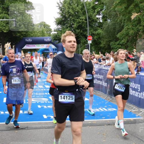 29.06.2025 - hella hamburg halbmarathon Zöllner http://msf.ph/oto/8215335 29.06.2025 10:51:09 Ziel 1366, 1630, 4077, 4816, 4967, 8117, 8261, 8508, 8704, 10508, 10603, 11733, 13008, 13073, 14125, 17221, 17384, 17823, 18066 meine-sportfotos.de