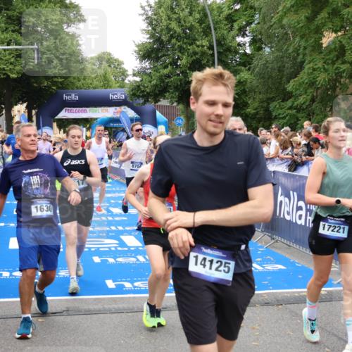 29.06.2025 - hella hamburg halbmarathon Zöllner http://msf.ph/oto/8215385 29.06.2025 10:51:10 Ziel 1366, 1630, 4077, 4816, 4967, 6027, 8117, 8261, 8508, 8704, 10508, 10603, 11733, 13008, 13073, 17384, 17823, 18066 meine-sportfotos.de