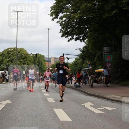 29.06.2025 - hella hamburg halbmarathon Yannick Fuchs http://msf.ph/oto/8215400 29.06.2025 10:32:43 20KM 1042, 1615, 1688, 3480, 3530, 7152, 7154, 7229, 7743, 8002, 8571, 9171, 9643, 10793, 11952, 13595, 13900, 14274, 14688, 14992, 15303, 15382, 15888, 16698, 17726, 18276, 18277, 18529, 18584, 18723 meine-sportfotos.de