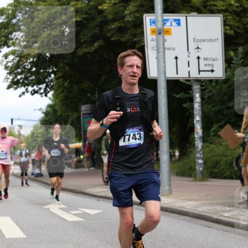 29.06.2025 - hella hamburg halbmarathon Yannick Fuchs http://msf.ph/oto/8215499 29.06.2025 10:32:46 20KM 1042, 1615, 1688, 1710, 2745, 3530, 7152, 7154, 7229, 7743, 8002, 8571, 9171, 9643, 10793, 11952, 13900, 14274, 14688, 14992, 15303, 15382, 16698, 18276, 18277, 18529, 18584, 18723 meine-sportfotos.de