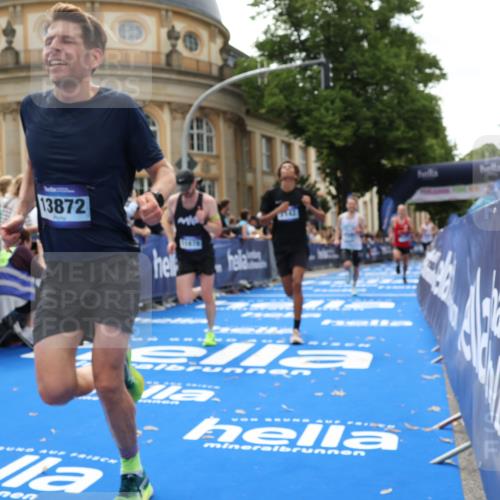 29.06.2025 - hella hamburg halbmarathon Strokosch-Dieckow http://msf.ph/oto/8215533 29.06.2025 10:24:52 Ziel 1241, 1271, 7142, 10867, 11678, 13872, 14836, 16361, 17752 meine-sportfotos.de