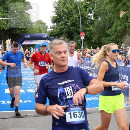 29.06.2025 - hella hamburg halbmarathon Zöllner http://msf.ph/oto/8215534 29.06.2025 10:51:13 Ziel 1366, 4077, 4404, 4816, 4967, 5600, 6027, 8261, 8508, 10508, 10868, 11625, 11733, 13073, 15480, 17384, 17530, 17823 meine-sportfotos.de
