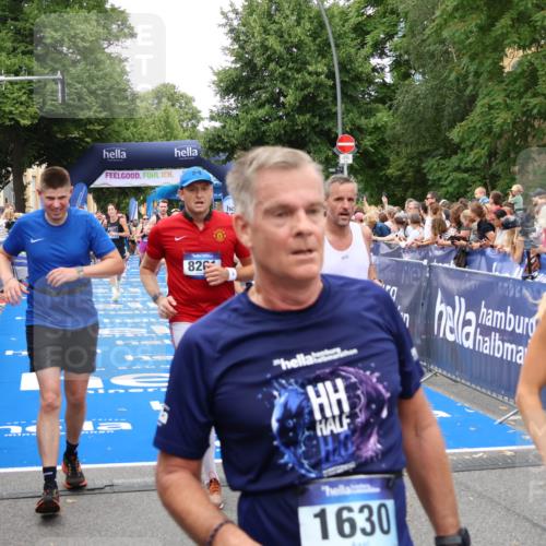 29.06.2025 - hella hamburg halbmarathon Zöllner http://msf.ph/oto/8215543 29.06.2025 10:51:13 Ziel 1366, 4077, 4404, 4816, 4967, 5600, 6027, 8261, 8508, 10508, 10868, 11625, 11733, 13073, 15480, 17384, 17530, 17823 meine-sportfotos.de