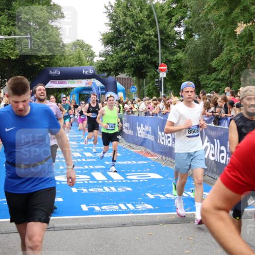 29.06.2025 - hella hamburg halbmarathon Zöllner http://msf.ph/oto/8215580 29.06.2025 10:51:15 Ziel 1366, 1461, 4404, 4816, 4967, 5600, 6027, 8508, 8930, 9476, 10868, 11512, 11625, 11733, 13073, 15480, 17530, 17823 meine-sportfotos.de