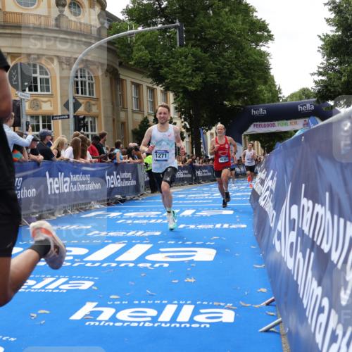 29.06.2025 - hella hamburg halbmarathon Strokosch-Dieckow http://msf.ph/oto/8215584 29.06.2025 10:24:54 Ziel 1271, 2483, 7142, 10867, 11678, 13872, 14836, 16361, 17752 meine-sportfotos.de