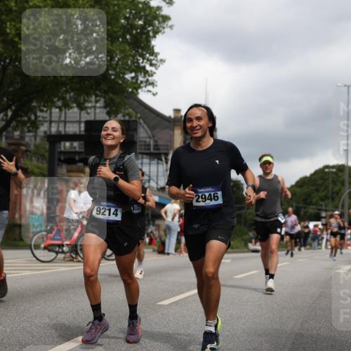 29.06.2025 - hella hamburg halbmarathon Yannick Fuchs http://msf.ph/oto/8215618 29.06.2025 10:45:35 20KM 1335, 2364, 2636, 2670, 2718, 2823, 2946, 4033, 4297, 4404, 4839, 4967, 5087, 5600, 5820, 6776, 7224, 7786, 7943, 8413, 8856, 8930, 8989, 9074, 9214, 9476, 9656, 9739, 9793, 9869, 9959, 10057, 10667, 10691, 10868, 11124, 11625, 12224, 12450, 13403, 13707, 13726, 13799, 14012, 14248, 14458, 14865, 14994, 15426, 15496, 15643, 15899, 16666, 17033, 17131, 17530, 17682, 17815, 17962, 17978, 18019, 18820, 19020, 19053 meine-sportfotos.de
