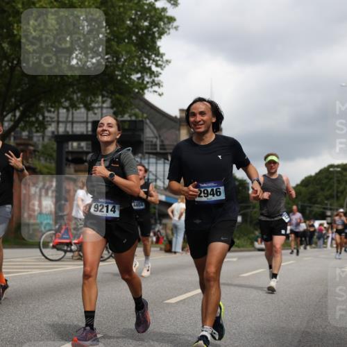 29.06.2025 - hella hamburg halbmarathon Yannick Fuchs http://msf.ph/oto/8215621 29.06.2025 10:45:35 20KM 1335, 2364, 2636, 2670, 2718, 2823, 2946, 4033, 4297, 4404, 4839, 4967, 5087, 5600, 5820, 6776, 7224, 7786, 7943, 8413, 8856, 8930, 8989, 9074, 9214, 9476, 9656, 9739, 9793, 9869, 9959, 10057, 10667, 10691, 10868, 11124, 11625, 12224, 12450, 13403, 13707, 13726, 13799, 14012, 14248, 14458, 14865, 14994, 15426, 15496, 15643, 15899, 16666, 17033, 17131, 17530, 17682, 17815, 17962, 17978, 18019, 18820, 19020, 19053 meine-sportfotos.de