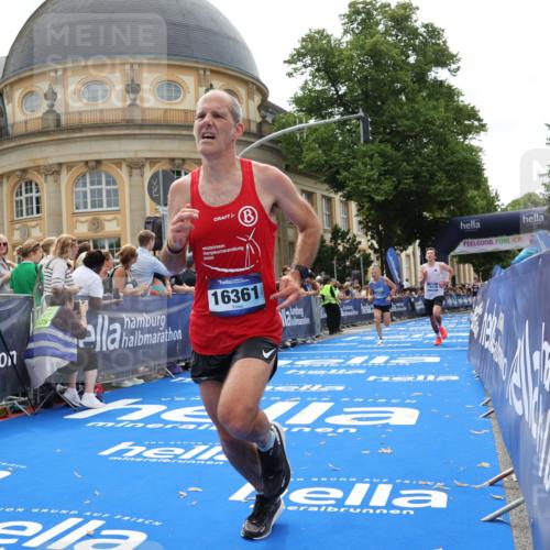 29.06.2025 - hella hamburg halbmarathon Strokosch-Dieckow http://msf.ph/oto/8215640 29.06.2025 10:24:55 Ziel 1271, 2483, 7142, 10867, 11678, 13872, 14836, 16361, 17752 meine-sportfotos.de