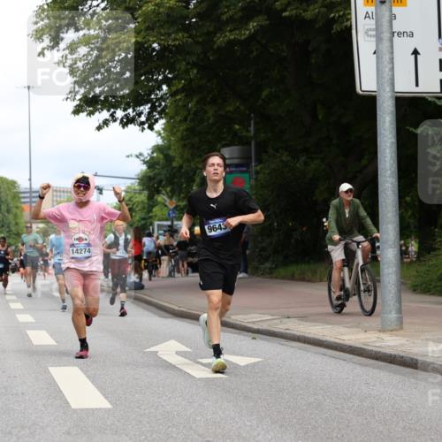 29.06.2025 - hella hamburg halbmarathon Yannick Fuchs http://msf.ph/oto/8215656 29.06.2025 10:32:47 20KM 1042, 1615, 1688, 1710, 2745, 3530, 7152, 7154, 7229, 7743, 8002, 8571, 9171, 9643, 10793, 11952, 13900, 14274, 14688, 14992, 15303, 15382, 16075, 16698, 17623, 18276, 18277, 18529, 18584, 18723 meine-sportfotos.de