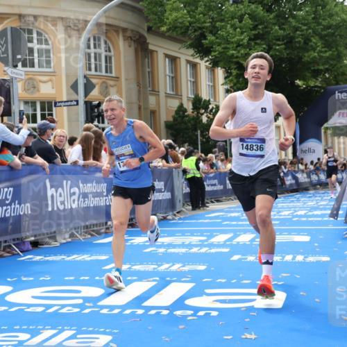 29.06.2025 - hella hamburg halbmarathon Strokosch-Dieckow http://msf.ph/oto/8215683 29.06.2025 10:24:57 Ziel 2483, 10867, 11078, 14836, 15483, 16361, 17752 meine-sportfotos.de