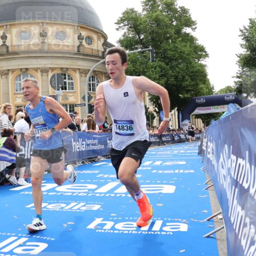 29.06.2025 - hella hamburg halbmarathon Strokosch-Dieckow http://msf.ph/oto/8215704 29.06.2025 10:24:58 Ziel 2483, 10867, 11078, 14836, 15483, 16361, 17752 meine-sportfotos.de