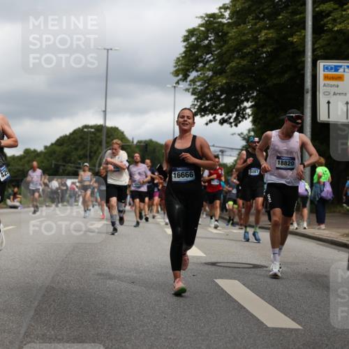 29.06.2025 - hella hamburg halbmarathon Yannick Fuchs http://msf.ph/oto/8215720 29.06.2025 10:45:36 20KM 1335, 2364, 2636, 2670, 2718, 2818, 2823, 2946, 4033, 4297, 4404, 4839, 4967, 5087, 5820, 6776, 7224, 7786, 7943, 8413, 8856, 8930, 8989, 9074, 9214, 9476, 9656, 9739, 9793, 9869, 9959, 10667, 10691, 10868, 11124, 11625, 11791, 12224, 12450, 13403, 13707, 13726, 13799, 14012, 14248, 14458, 14865, 14994, 15426, 15496, 15643, 15899, 16666, 17033, 17131, 17530, 17682, 17815, 17962, 17978, 18019, 18820, 19020, 19053 meine-sportfotos.de