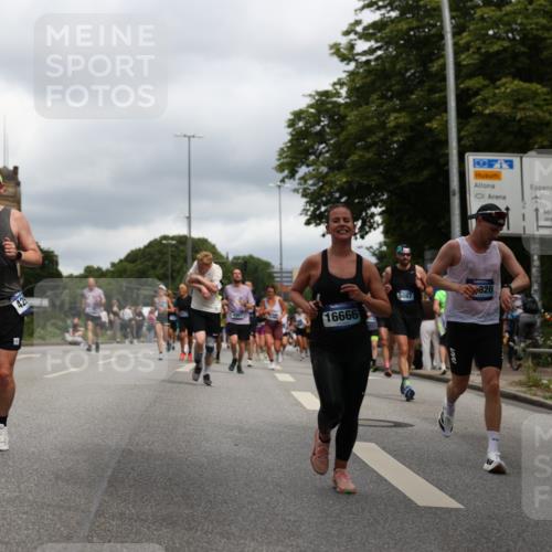 29.06.2025 - hella hamburg halbmarathon Yannick Fuchs http://msf.ph/oto/8215754 29.06.2025 10:45:37 20KM 1335, 2364, 2396, 2636, 2670, 2718, 2818, 2823, 2946, 4033, 4297, 4404, 4839, 4967, 5087, 5102, 5820, 6776, 7224, 7786, 7943, 8413, 8856, 8930, 9074, 9214, 9476, 9656, 9739, 9793, 9869, 9959, 10667, 10691, 10868, 11124, 11625, 11791, 12224, 12450, 13403, 13707, 13726, 13799, 14012, 14248, 14458, 14865, 14994, 15426, 15496, 15643, 15899, 16666, 17033, 17131, 17530, 17682, 17815, 17962, 17978, 18019, 18820, 18869, 19020, 19053 meine-sportfotos.de