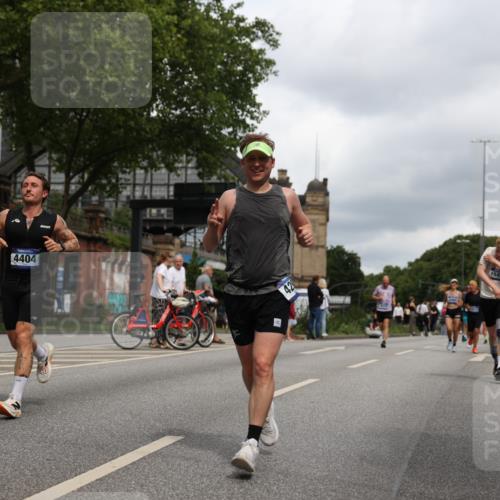 29.06.2025 - hella hamburg halbmarathon Yannick Fuchs http://msf.ph/oto/8215792 29.06.2025 10:45:37 20KM 1335, 2364, 2396, 2636, 2670, 2718, 2818, 2823, 2946, 4033, 4297, 4404, 4839, 4967, 5087, 5102, 5820, 6776, 7224, 7786, 7943, 8413, 8856, 8930, 9074, 9214, 9476, 9656, 9739, 9793, 9869, 9959, 10667, 10691, 10868, 11124, 11625, 11791, 12224, 12450, 13403, 13707, 13726, 13799, 14012, 14248, 14458, 14865, 14994, 15426, 15496, 15643, 15899, 16666, 17033, 17131, 17530, 17682, 17815, 17962, 17978, 18019, 18820, 18869, 19020, 19053 meine-sportfotos.de