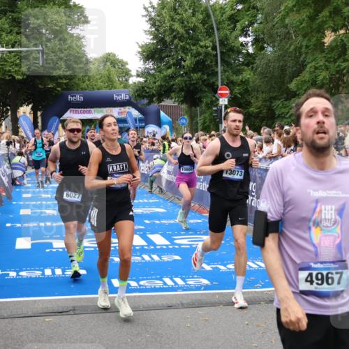 29.06.2025 - hella hamburg halbmarathon Zöllner http://msf.ph/oto/8215826 29.06.2025 10:51:18 Ziel 1461, 1817, 2636, 2718, 4404, 4814, 5600, 6027, 6657, 8316, 8930, 9476, 10480, 10667, 10868, 11512, 11625, 11733, 12016, 13073, 15480, 17530, 18019 meine-sportfotos.de
