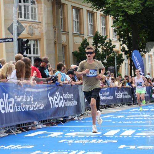 29.06.2025 - hella hamburg halbmarathon Strokosch-Dieckow http://msf.ph/oto/8215851 29.06.2025 10:25:04 Ziel 2483, 8376, 11078, 13913, 15483 meine-sportfotos.de