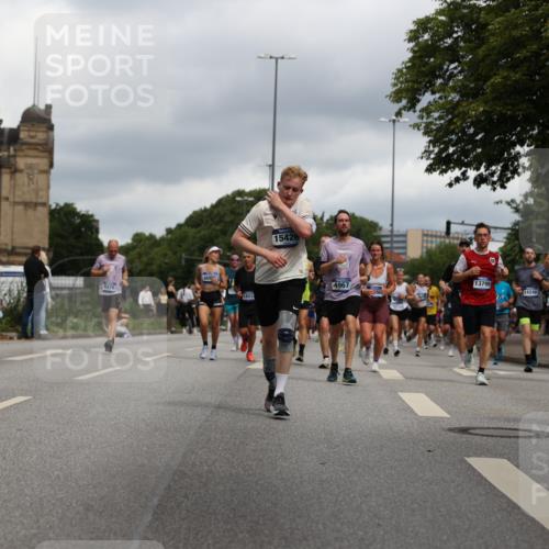 29.06.2025 - hella hamburg halbmarathon Yannick Fuchs http://msf.ph/oto/8215867 29.06.2025 10:45:38 20KM 1335, 2364, 2396, 2636, 2670, 2718, 2818, 2823, 2946, 4033, 4297, 4404, 4814, 4839, 4967, 5087, 5102, 5820, 6657, 6776, 7224, 7786, 8413, 8710, 8856, 8930, 9074, 9214, 9476, 9656, 9739, 9793, 9869, 9959, 10667, 10691, 10868, 11124, 11625, 11791, 12224, 12450, 13403, 13707, 13726, 13792, 13799, 14012, 14248, 14458, 14865, 14994, 15426, 15496, 15643, 15899, 16666, 17033, 17131, 17530, 17682, 17815, 17962, 17978, 18019, 18820, 18869, 19020, 19053 meine-sportfotos.de