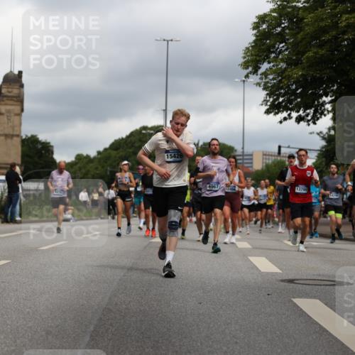 29.06.2025 - hella hamburg halbmarathon Yannick Fuchs http://msf.ph/oto/8215888 29.06.2025 10:45:38 20KM 1335, 2364, 2396, 2636, 2670, 2718, 2818, 2823, 2946, 4033, 4297, 4404, 4814, 4839, 4967, 5087, 5102, 5820, 6657, 6776, 7224, 7786, 8413, 8710, 8856, 8930, 9074, 9214, 9476, 9656, 9739, 9793, 9869, 9959, 10667, 10691, 10868, 11124, 11625, 11791, 12224, 12450, 13403, 13707, 13726, 13792, 13799, 14012, 14248, 14458, 14865, 14994, 15426, 15496, 15643, 15899, 16666, 17033, 17131, 17530, 17682, 17815, 17962, 17978, 18019, 18820, 18869, 19020, 19053 meine-sportfotos.de