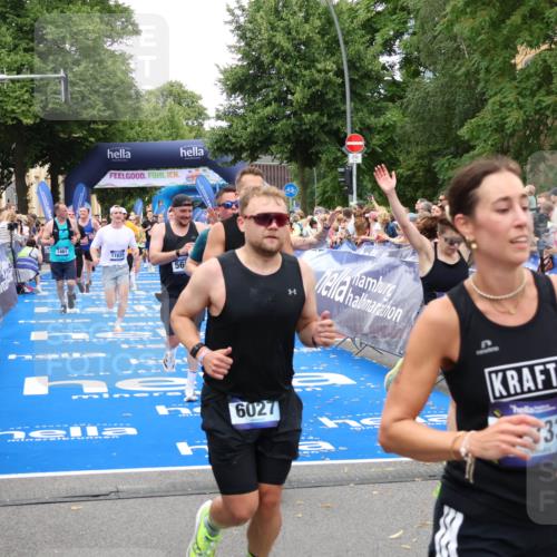 29.06.2025 - hella hamburg halbmarathon Zöllner http://msf.ph/oto/8215976 29.06.2025 10:51:19 Ziel 1461, 1817, 2636, 2718, 4404, 4814, 5600, 6027, 6657, 6776, 8316, 8930, 9476, 10480, 10667, 10868, 11512, 11625, 12016, 14865, 15480, 17530, 18019 meine-sportfotos.de