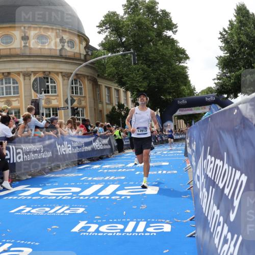 29.06.2025 - hella hamburg halbmarathon Strokosch-Dieckow http://msf.ph/oto/8216017 29.06.2025 10:25:13 Ziel 8376, 11994, 13913, 14113, 16484 meine-sportfotos.de