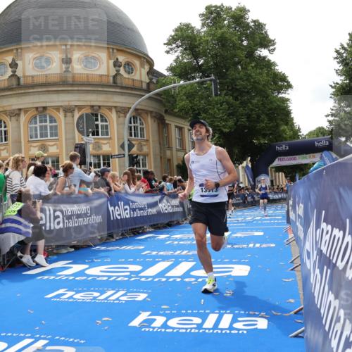29.06.2025 - hella hamburg halbmarathon Strokosch-Dieckow http://msf.ph/oto/8216038 29.06.2025 10:25:13 Ziel 8376, 11994, 13913, 14113, 16484 meine-sportfotos.de