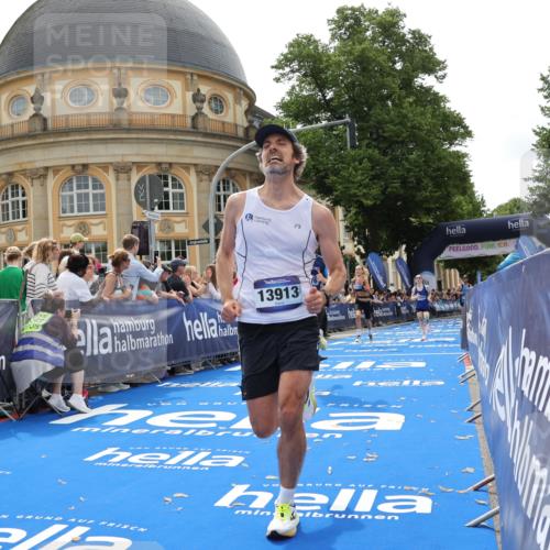 29.06.2025 - hella hamburg halbmarathon Strokosch-Dieckow http://msf.ph/oto/8216055 29.06.2025 10:25:14 Ziel 8376, 11994, 12067, 13913, 14113, 16484 meine-sportfotos.de