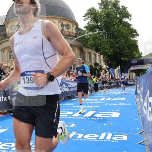 29.06.2025 - hella hamburg halbmarathon Strokosch-Dieckow http://msf.ph/oto/8216078 29.06.2025 10:25:14 Ziel 8376, 11994, 12067, 13913, 14113, 16484 meine-sportfotos.de
