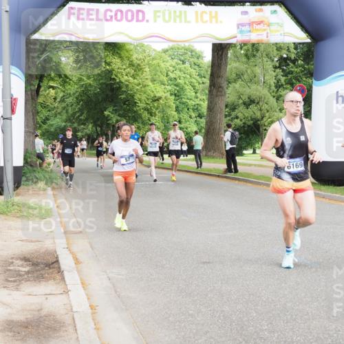 29.06.2025 - hella hamburg halbmarathon MichiJ http://msf.ph/oto/8216235 29.06.2025 10:23:40 Zwischen KM18-KM19 57, 4477, 5048, 6169, 9519, 11661, 14069 meine-sportfotos.de