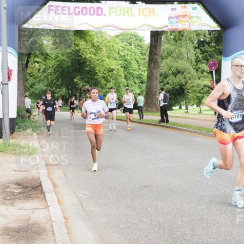 29.06.2025 - hella hamburg halbmarathon MichiJ http://msf.ph/oto/8216312 29.06.2025 10:23:40 Zwischen KM18-KM19 57, 4477, 5048, 6169, 9519, 11661, 14069 meine-sportfotos.de
