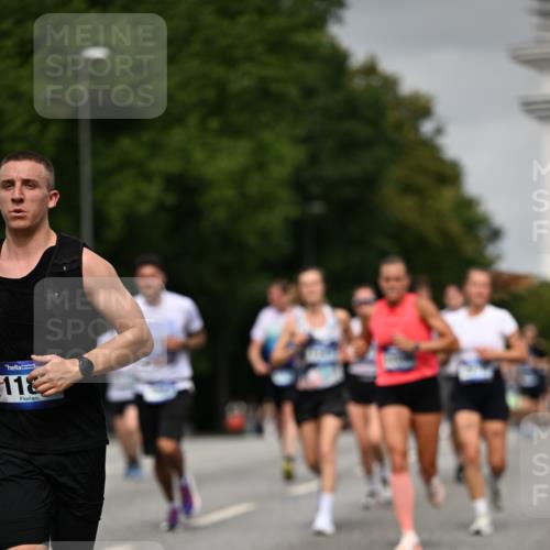 29.06.2025 - hella hamburg halbmarathon Dr. Thomas Lammeyer http://msf.ph/oto/8216392 29.06.2025 10:12:48 Kennedybrücke 1147, 1188, 2427, 2978, 4859, 5100, 5885, 6590, 6674, 6918, 7198, 7348, 7453, 9457, 9616, 9718, 9823, 9951, 9958, 9966, 10092, 10609, 10857 meine-sportfotos.de