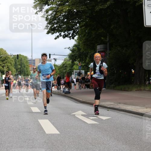 29.06.2025 - hella hamburg halbmarathon Yannick Fuchs http://msf.ph/oto/8216412 29.06.2025 10:32:50 20KM 1042, 1615, 1688, 1710, 2296, 2745, 3530, 4148, 7152, 7154, 7229, 7743, 8002, 8571, 9171, 9643, 11049, 11952, 12915, 14274, 14688, 14992, 15382, 16075, 17623, 18276, 18529, 18584, 18723 meine-sportfotos.de