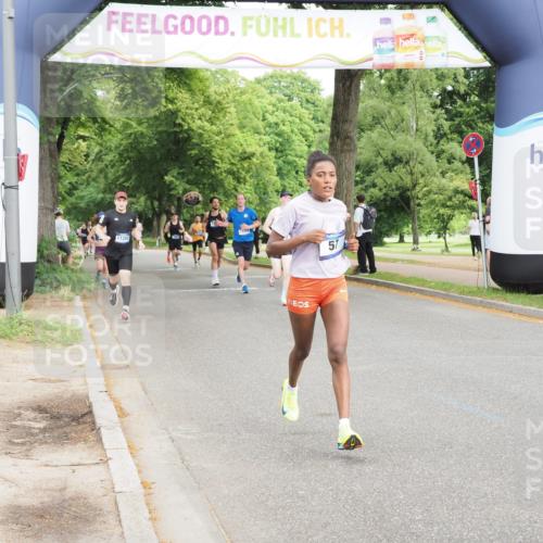 29.06.2025 - hella hamburg halbmarathon MichiJ http://msf.ph/oto/8216423 29.06.2025 10:23:41 Zwischen KM18-KM19 57, 4477, 5048, 6169, 9519, 11661 meine-sportfotos.de