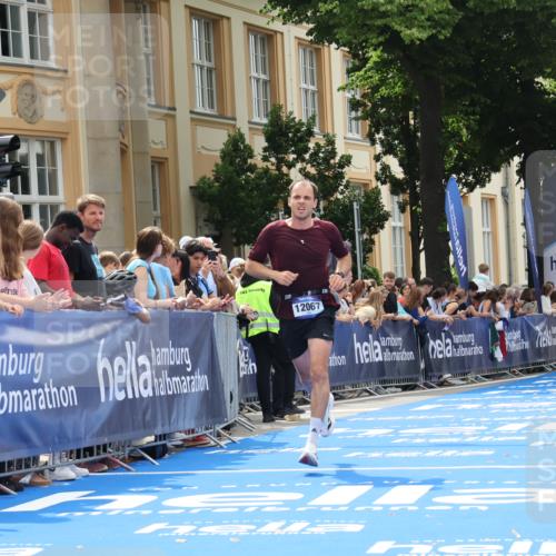 29.06.2025 - hella hamburg halbmarathon Strokosch-Dieckow http://msf.ph/oto/8216507 29.06.2025 10:25:23 Ziel 12067, 13346 meine-sportfotos.de