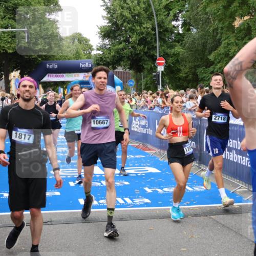 29.06.2025 - hella hamburg halbmarathon Zöllner http://msf.ph/oto/8216521 29.06.2025 10:51:26 Ziel 1817, 2364, 2411, 2636, 2718, 2946, 4814, 5820, 6776, 8989, 9214, 9656, 10667, 11124, 11422, 12016, 13047, 13792, 14865, 14994, 15871, 15950, 16357, 18489 meine-sportfotos.de