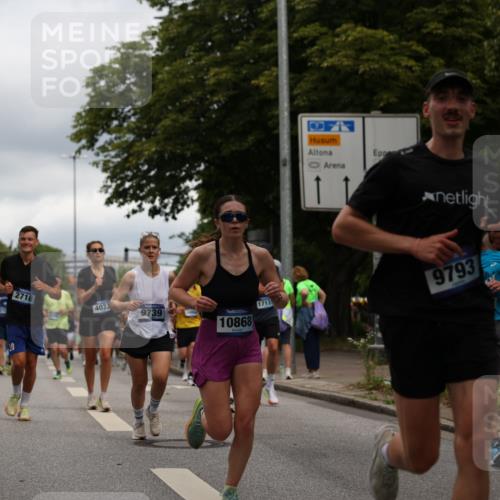 29.06.2025 - hella hamburg halbmarathon Yannick Fuchs http://msf.ph/oto/8216567 29.06.2025 10:45:44 20KM 2364, 2396, 2397, 2670, 2718, 2818, 2823, 4033, 4297, 4404, 4814, 4839, 4967, 5008, 5087, 5102, 6286, 6657, 6776, 7224, 7786, 8371, 8413, 8710, 8856, 9074, 9476, 9656, 9739, 9793, 9869, 10868, 11791, 12224, 12450, 12580, 13015, 13403, 13707, 13726, 13792, 13799, 14012, 14248, 14865, 14994, 15356, 15426, 15496, 15643, 15727, 15831, 15899, 16666, 17033, 17131, 17530, 17682, 17815, 17962, 17978, 17997, 18019, 18475, 18820, 18869, 18982, 19020 meine-sportfotos.de