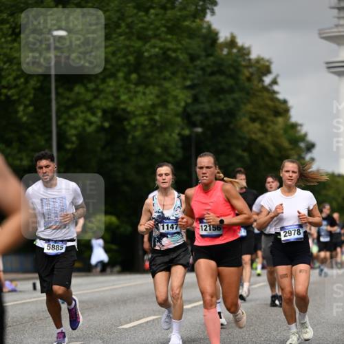 29.06.2025 - hella hamburg halbmarathon Dr. Thomas Lammeyer http://msf.ph/oto/8216580 29.06.2025 10:12:49 Kennedybrücke 1147, 1188, 2427, 2978, 4859, 5100, 5885, 6590, 6674, 6918, 7198, 7348, 7453, 9457, 9616, 9718, 9823, 9951, 9958, 9966, 10092, 10609, 10857 meine-sportfotos.de