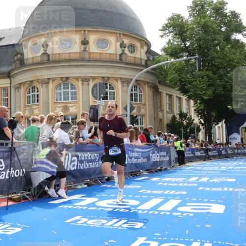 29.06.2025 - hella hamburg halbmarathon Strokosch-Dieckow http://msf.ph/oto/8216617 29.06.2025 10:25:25 Ziel 12067, 13346 meine-sportfotos.de