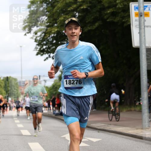 29.06.2025 - hella hamburg halbmarathon Yannick Fuchs http://msf.ph/oto/8216712 29.06.2025 10:32:52 20KM 1042, 1615, 1688, 1710, 2296, 2745, 2849, 3530, 4148, 6095, 7229, 7743, 8002, 8091, 8571, 9171, 9643, 11049, 11952, 12915, 14274, 14688, 14992, 16075, 17623, 18276, 18529, 18584, 18723 meine-sportfotos.de