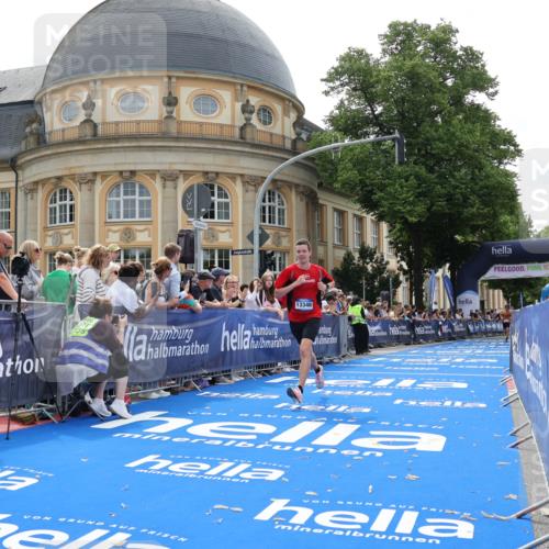 29.06.2025 - hella hamburg halbmarathon Strokosch-Dieckow http://msf.ph/oto/8216717 29.06.2025 10:25:34 Ziel 4338, 13346, 14107 meine-sportfotos.de