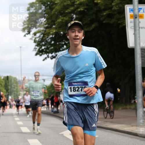 29.06.2025 - hella hamburg halbmarathon Yannick Fuchs http://msf.ph/oto/8216740 29.06.2025 10:32:52 20KM 1042, 1615, 1688, 1710, 2296, 2745, 2849, 3530, 4148, 6095, 7229, 7743, 8002, 8091, 8571, 9171, 9643, 11049, 11952, 12915, 14274, 14688, 14992, 16075, 17623, 18276, 18529, 18584, 18723 meine-sportfotos.de
