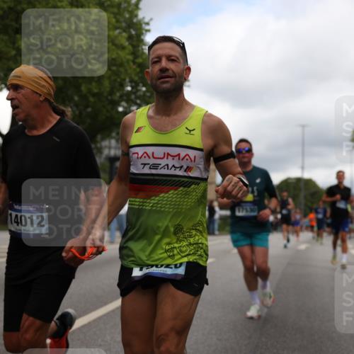 29.06.2025 - hella hamburg halbmarathon Yannick Fuchs http://msf.ph/oto/8216762 29.06.2025 10:45:44 20KM 2364, 2396, 2397, 2670, 2718, 2818, 2823, 4033, 4297, 4404, 4814, 4839, 4967, 5008, 5087, 5102, 6286, 6657, 6776, 7224, 7786, 8371, 8413, 8710, 8856, 9074, 9476, 9656, 9739, 9793, 9869, 10868, 11791, 12224, 12450, 12580, 13015, 13403, 13707, 13726, 13792, 13799, 14012, 14248, 14865, 14994, 15356, 15426, 15496, 15643, 15727, 15831, 15899, 16666, 17033, 17131, 17530, 17682, 17815, 17962, 17978, 17997, 18019, 18475, 18820, 18869, 18982, 19020 meine-sportfotos.de