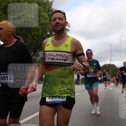 29.06.2025 - hella hamburg halbmarathon Yannick Fuchs http://msf.ph/oto/8216770 29.06.2025 10:45:44 20KM 2364, 2396, 2397, 2670, 2718, 2818, 2823, 4033, 4297, 4404, 4814, 4839, 4967, 5008, 5087, 5102, 6286, 6657, 6776, 7224, 7786, 8371, 8413, 8710, 8856, 9074, 9476, 9656, 9739, 9793, 9869, 10868, 11791, 12224, 12450, 12580, 13015, 13403, 13707, 13726, 13792, 13799, 14012, 14248, 14865, 14994, 15356, 15426, 15496, 15643, 15727, 15831, 15899, 16666, 17033, 17131, 17530, 17682, 17815, 17962, 17978, 17997, 18019, 18475, 18820, 18869, 18982, 19020 meine-sportfotos.de
