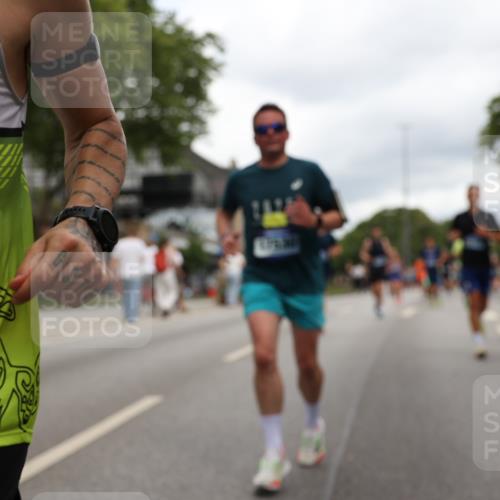 29.06.2025 - hella hamburg halbmarathon Yannick Fuchs http://msf.ph/oto/8216796 29.06.2025 10:45:45 20KM 2364, 2396, 2397, 2670, 2718, 2818, 4033, 4297, 4404, 4814, 4839, 4967, 5008, 5087, 5102, 6286, 6657, 6776, 7786, 8371, 8413, 8710, 8856, 9074, 9476, 9656, 9739, 9793, 9869, 10868, 11551, 11791, 12224, 12450, 12580, 13015, 13403, 13707, 13726, 13792, 13799, 14012, 14248, 14865, 14994, 15356, 15426, 15496, 15643, 15727, 15831, 15899, 16591, 16666, 17033, 17131, 17530, 17682, 17815, 17962, 17978, 17997, 18019, 18475, 18869, 18982, 19020 meine-sportfotos.de